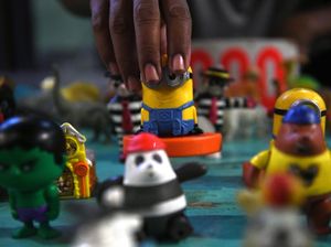 Berburu Mainan Bekas di Pasar Kebayoran Lama Berburu Mainan Bekas di Pasar Kebayoran Lama