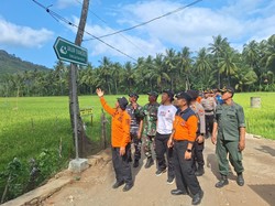 BPBD Bareng Masyarakat Susuri Jalur Evakuasi Pantai Konang Trenggalek