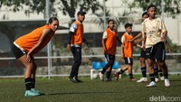 Satoru saat ini masih menyeleksi pemain untuk mengisi skuad utama tim nantinya akan dikerucutkan menjadi 20 pemain.