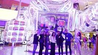 Cekidot detikers! Ada Patung Astronaut Raksasa di Grand Indonesia