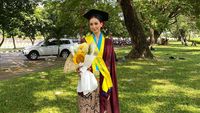 10 Foto Dea Rachma, Lulusan UGM Viral Jadi Petugas Kebersihan di Australia
