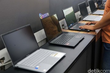 Dolar Menguat, Harga Laptop Terkerek Naik