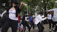 Fans Michael Jackson Nari Bareng Peringati 15 Tahun Kematian Sang Raja Pop