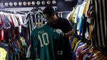 Gokil! Pria Brasil Pecahkan Rekor Koleksi Kaus Bola Terbanyak di Dunia