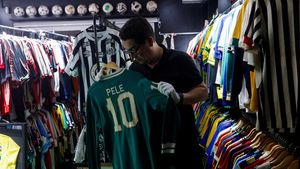 Gokil! Pria Brasil Pecahkan Rekor Koleksi Kaus Bola Terbanyak di Dunia