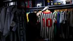 Gokil! Pria Brasil Pecahkan Rekor Koleksi Kaus Bola Terbanyak di Dunia