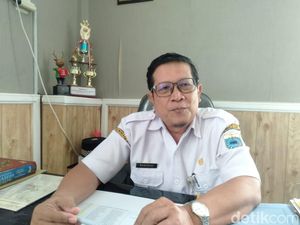 Bapenda Pandeglang Sebut Ada Lahan Parkir di Objek Wisata Dikuasai Preman Bapenda Pandeglang Sebut Ada Lahan Parkir di Objek Wisata Dikuasai Preman