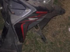 Kagetnya Rizal Bisa-bisanya Roda Motor Raib Misterius di Sawah Kagetnya Rizal Bisa-bisanya Roda Motor Raib Misterius di Sawah
