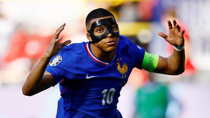 Soccer Football - Euro 2024 - Group D - France v Poland - Dortmund BVB Stadion, Dortmund, Germany - June 25, 2024 Frances Kylian Mbappe celebrates scoring their first goal REUTERS/Leon Kuegeler     TPX IMAGES OF THE DAY