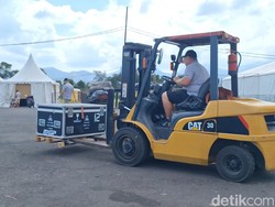 40 Ton Logistik MXGP Tiba di Sirkuit Selaparang, Ada Motor-Alat Siaran