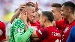 Foto: Aksi Lukasz Skorupski Bikin Prancis Gigit Jari Gagal Juara Grup