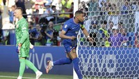 Skorupski sempat kebobolan lewat penalti yang dieksekusi Mbappe. (Foto: Jean Catuffe/Getty Images)