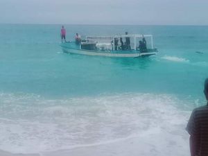 Longboat Bawa 11 Penumpang Hilang Kontak di Perairan Maluku Utara Longboat Bawa 11 Penumpang Hilang Kontak di Perairan Maluku Utara