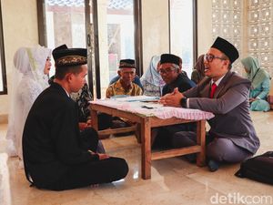 Penghulu Edukasi Bahaya Judi Online ke Pengantin Baru di Ponorogo