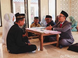 Penghulu Edukasi Bahaya Judi Online ke Pengantin Baru di Ponorogo