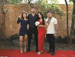 Pasangan OnlyFans Ini Menikah Lalu Gelar Pesta Telanjang