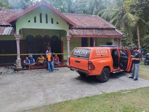 Ditinggal Bersih-bersih Pekarangan, Mbah Suwidi Kemalingan Emas 20 Gram