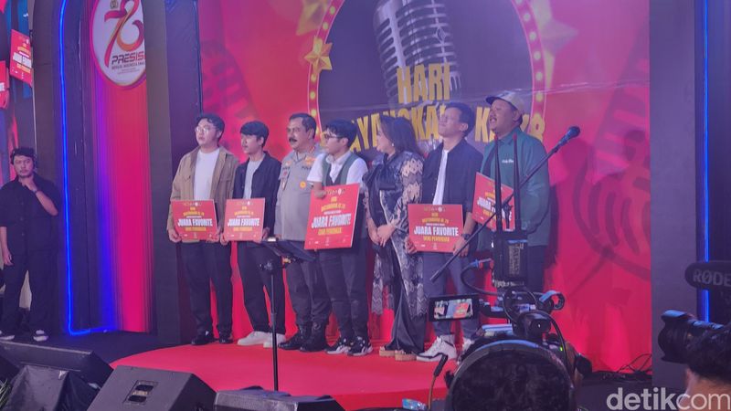 Polri menggelar kompetisi stand up comedy dalam rangka HUT Bhayangkara ke-78. (Adrial Akbar/detikcom)