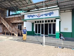 Mengunjungi Ponpes Mama Ghufron yang Bisa Berbicara dengan Semut di Malang