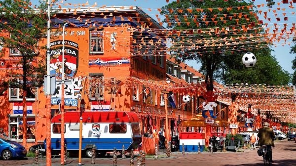 Potret Jalanan di Belanda Jadi Oranye Semarakkan Euro 2024