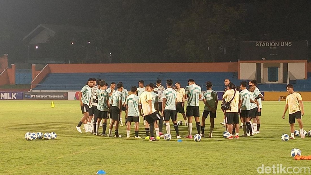 Timnas Indonesia U-16 menjalani latihan menjelang melawan Laos. (Foto: Agil Trisetiawan Putra/detikJateng)