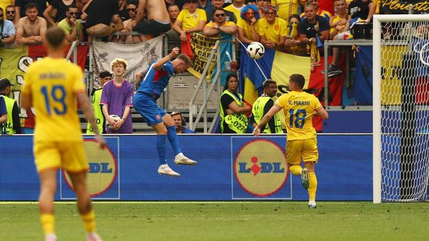 Soccer Football - Euro 2024 - Group E - Slovakia v Romania - Frankfurt Arena, Frankfurt, Germany - June 26, 2024 Slovakia's Ondrej Duda scores their first goal REUTERS/Kai Pfaffenbach
