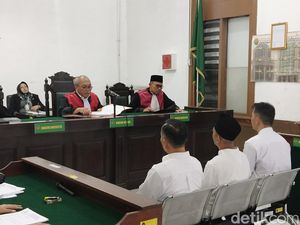 Respons Pengacara Soal Eks Kepsek SMAN 10 Bandung Didakwa Korupsi BOS Respons Pengacara Soal Eks Kepsek SMAN 10 Bandung Didakwa Korupsi BOS