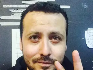 Misteri Kematian Aktor Usai Kencan dengan 2 Wanita dari Tinder Misteri Kematian Aktor Usai Kencan dengan 2 Wanita dari Tinder