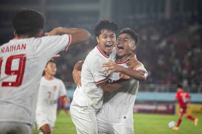 Indonesia memastikan ke semifinal Piala AFF U-16 2024. Kemenangan telak 6-1 atas Laos mengantar timnas U-16 jadi juara Grup A. Indonesia menghadapi Laos di Stadion Manahan, Solo, Kamis (27/6/2024) malam WIB. ANTARA FOTO/Mohammad Ayudha/foc.