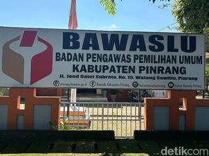 Bawaslu Pinrang Periksa 7 ASN Lagi gegara Follow Akun Paslon, 2 Orang Kadis Bawaslu Pinrang Periksa 7 ASN Lagi gegara Follow Akun Paslon, 2 Orang Kadis