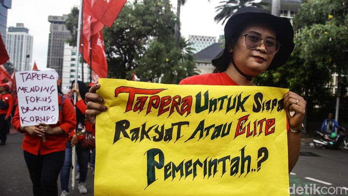 Aksi menolak Tabungan Perumahan Rakyat (Tapera) digelar di depan Kantor Kemenkeu. Aksi ini dilaksanakan oleh adonan organisasi buruh.