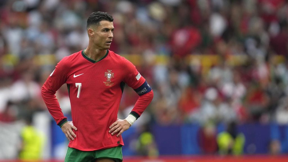 Cristiano Ronaldo belum bikin gol di Euro 2024. (Foto: Darko Vojinovic/AP)