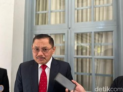 Tolak Dokter Asing di Indonesia Berujung Dekan FK Unair Dicopot