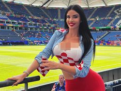 Penampilan Fans Bola Terseksi Selama Euro 2024, Disebut Bikin Pemain Salfok