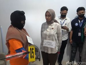 Rekonstruksi Sejoli Bunuh Nenek di Makassar, Pelaku Peragakan 14 Adegan Rekonstruksi Sejoli Bunuh Nenek di Makassar, Pelaku Peragakan 14 Adegan