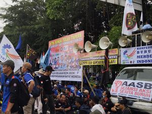 Massa Buruh Gelar Demo Tolak Tapera di Kemenkeu, Jalan Dr Wahidin Ditutup