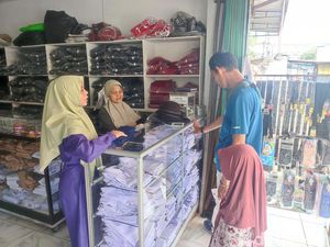 Seragam Sekolah Mulai Diburu Jelang Tahun Ajaran Baru di Lubuklinggau