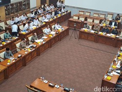 Rapat di DPR, Menkominfo Jelaskan Kronologi PDNS Kena Ransomware