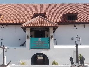 Menilik Arsitektur Museum Bahari yang Dulunya Bekas Gudang Rempah-Rempah VOC Menilik Arsitektur Museum Bahari yang Dulunya Bekas Gudang Rempah-Rempah VOC