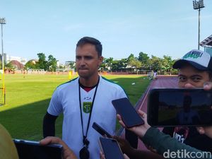 Paul Munster Harap Bonek-Bonita Penuhi GBT Saat Persebaya Vs Persib Paul Munster Harap Bonek-Bonita Penuhi GBT Saat Persebaya Vs Persib