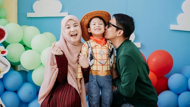 Potret Co Parenting Desta dan Natasha Rizky