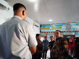 Sidak UPT Bapenda di Bengkalis, Gubri Soroti Kebersihan dan PAD Sidak UPT Bapenda di Bengkalis, Gubri Soroti Kebersihan dan PAD