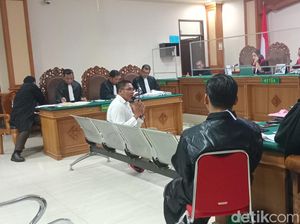 Ketut Riana Ngotot Minta Rp 10 M meski Nilai Investasi Cuma Rp 3,6 M Ketut Riana Ngotot Minta Rp 10 M meski Nilai Investasi Cuma Rp 3,6 M