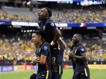 Gol Bunuh Diri Spektakuler Saat Ekuador Bungkam Jamaika 3-1
