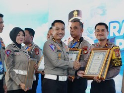 Angka Kecelakaan Terendah, Satlantas Polres Metro Depok Diganjar Penghargaan