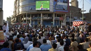 Tumpah Ruah Warga Afghanistan Nobar Piala Dunia Kriket