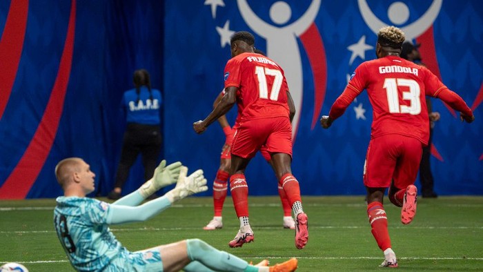 ATLANTA, GEORGIA - JUNE 27: Jose Fajardo (C) of Panama celebrates after scoring the teams second goal during the CONMEBOL Copa America group C match between Panama and United States at Mercedes-Benz Stadium on June 27, 2024 in Atlanta, Georgia. (Photo by Alexis Quiroz/Jam Media/Getty Images)