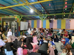 Kompolnas Tinjau Program Polisi Mengajar Sekolah Gratis di Srengseng Jakbar