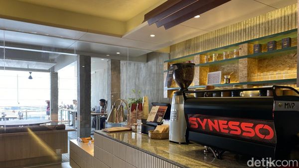 Pertama di Jakarta! Di Kafe Ini Ada Fountain Coffee dengan Aneka Kopi Soda