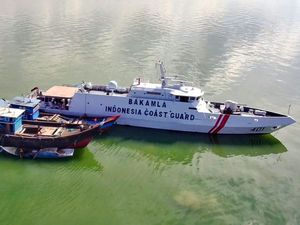 Bakamla Amankan 3 Kapal Penambangan Pasir Ilegal di Perairan Karimun